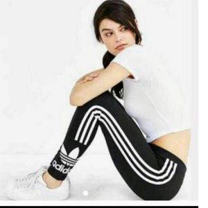 Adidas leggings (SZ medium )📍price firm